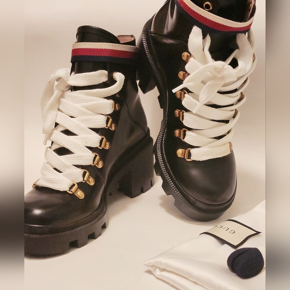 GUCCI Leather Ankle Boot with Belt 35.5 - Picture 4 of 8